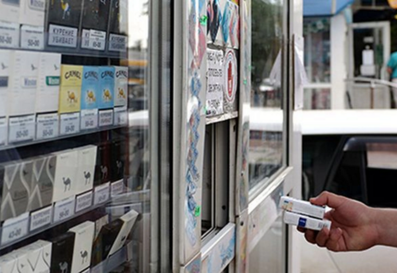 В Баку введены ограничения на продажу сигарет?