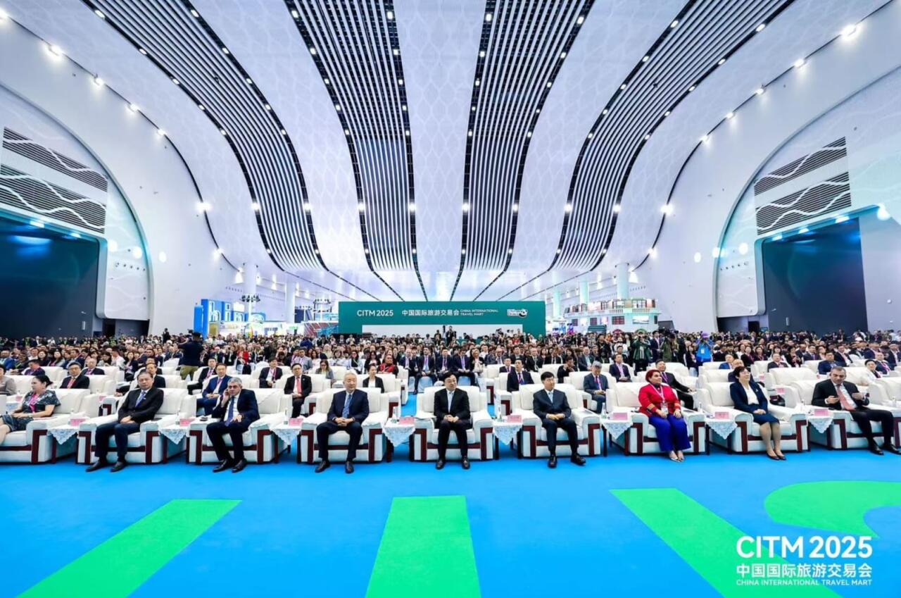 Баку и Пекин расширяют диалог по развитию туристических связей