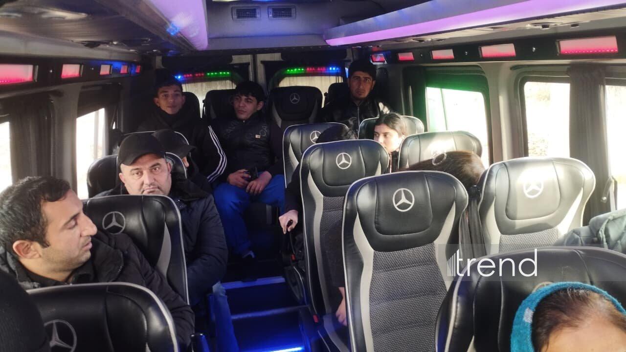 В село Гасанриз Агдеринского района возвращается очередная группа переселенцев