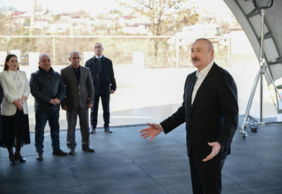 Искренняя беседа Президента Ильхама Алиева с жителями поселка Кяркиджахан - ВИДЕО