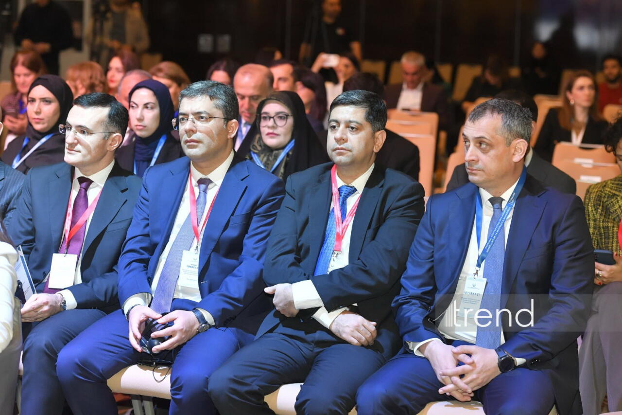 В Баку проходит международная конференция, посвященная защите детей в цифровой среде