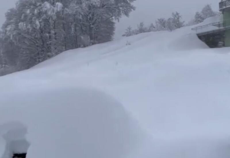 Итальянские Альпы засыпало снегом