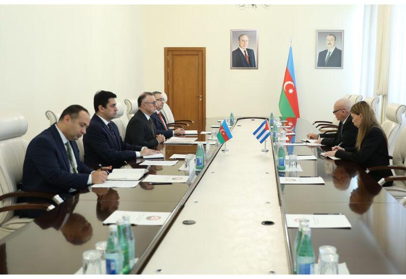 Азербайджан и Куба обсудили сотрудничество в сфере здравоохранения