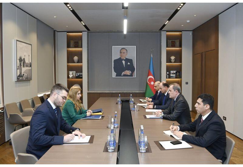 Джейхун Байрамов встретился с новоназначенным послом Греции