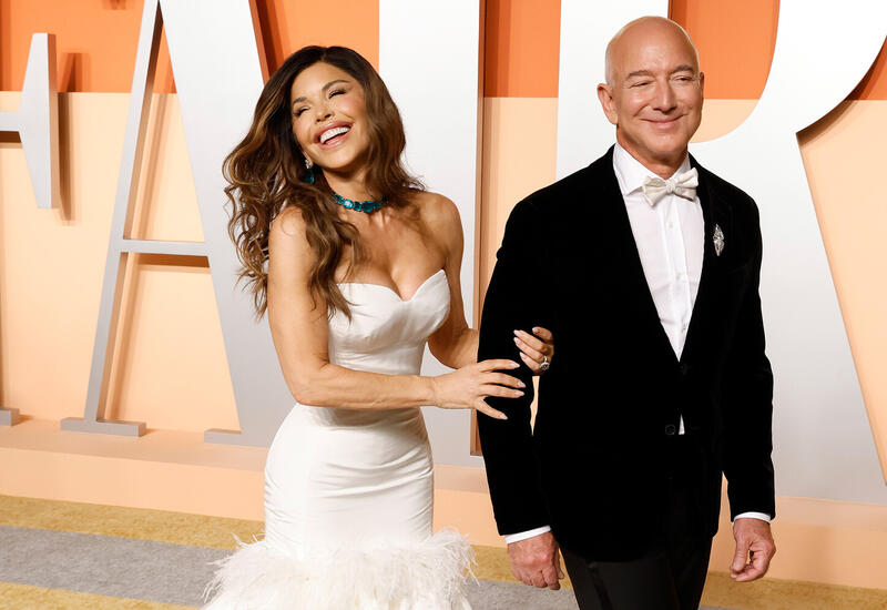 Жена миллиардера Безоса вышла на публику с сумкой за $50 тысяч