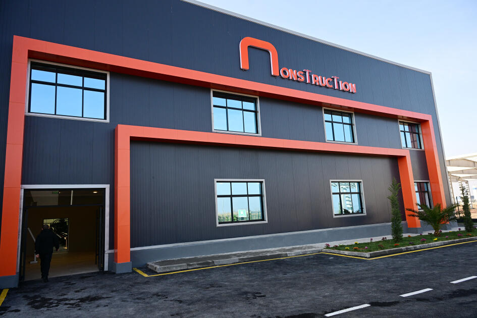 Prezident İlham Əliyev Ağdamda metal elektrik dirəklərinin istehsalı müəssisəsinin açılışında iştirak edib