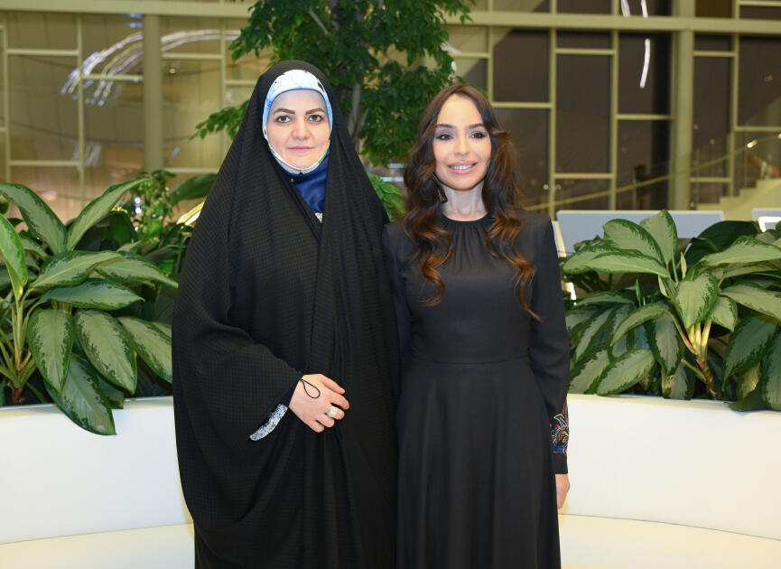 Вице-президент Фонда Гейдара Алиева Лейла Алиева и дочь Президента Ирана Захра Пезешкиан посетили выставку «Мои моря, мои океаны»