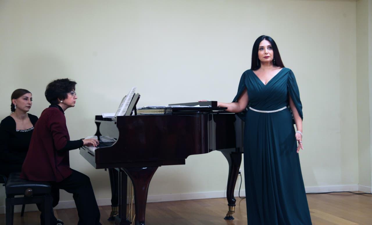 Классическое искусство в зимнем Баку