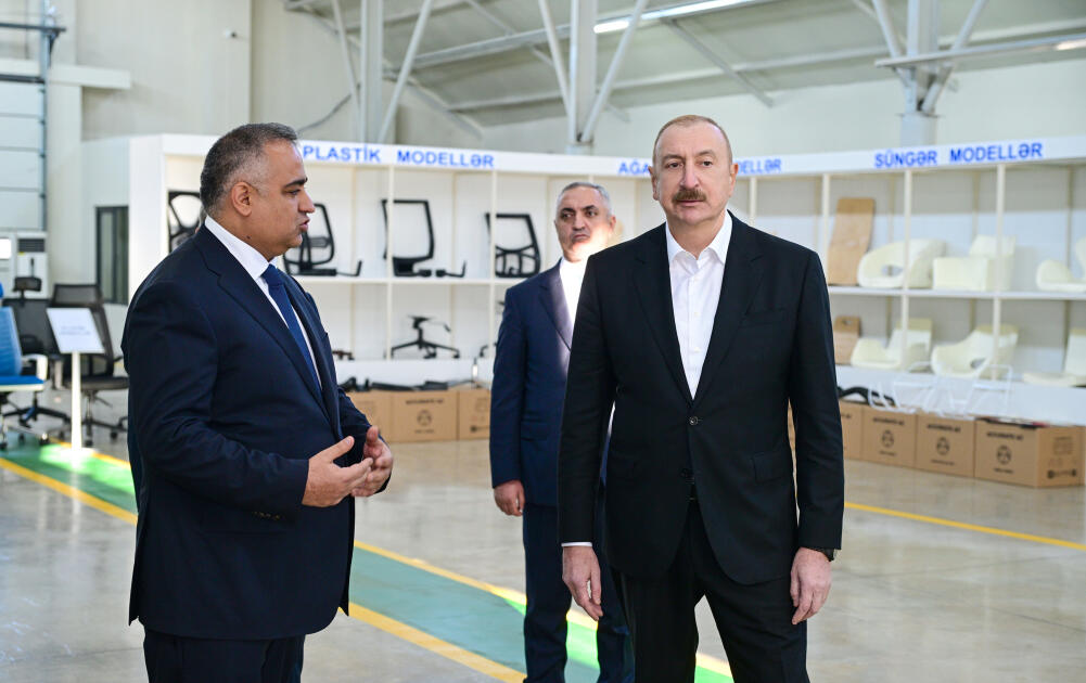 Президент Ильхам Алиев принял участие в открытии предприятия по производству офисной мебели и мебельной фурнитуры в селе Баллыджа