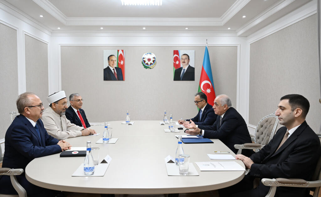 Али Асадов встретился с председателем Управления по делам религии Турции