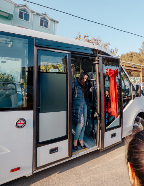 Leyla Əliyeva, Arzu Əliyeva və Alena Əliyeva “Təmiz Dünya” sığınacağında yaşayan uşaqların bayram sevincinə şərik olublar