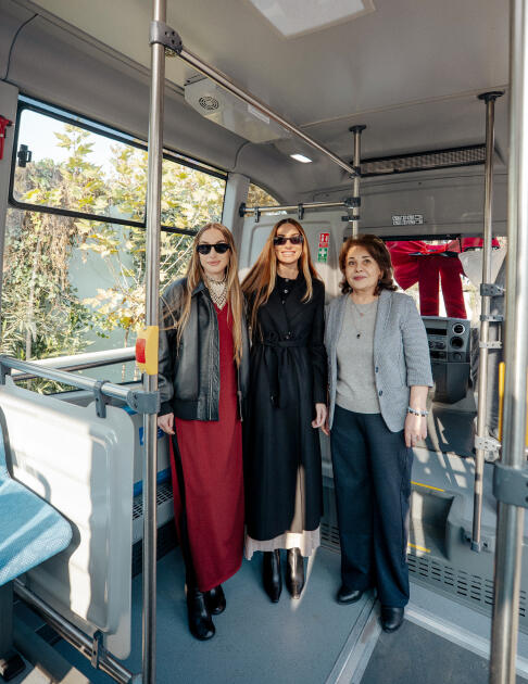 Leyla Əliyeva, Arzu Əliyeva və Alena Əliyeva “Təmiz Dünya” sığınacağında yaşayan uşaqların bayram sevincinə şərik olublar