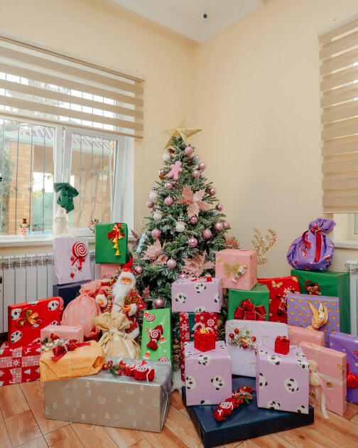 Leyla Əliyeva, Arzu Əliyeva və Alena Əliyeva “Təmiz Dünya” sığınacağında yaşayan uşaqların bayram sevincinə şərik olublar