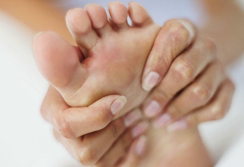 Ayaqlarımız niyə üşüyür?