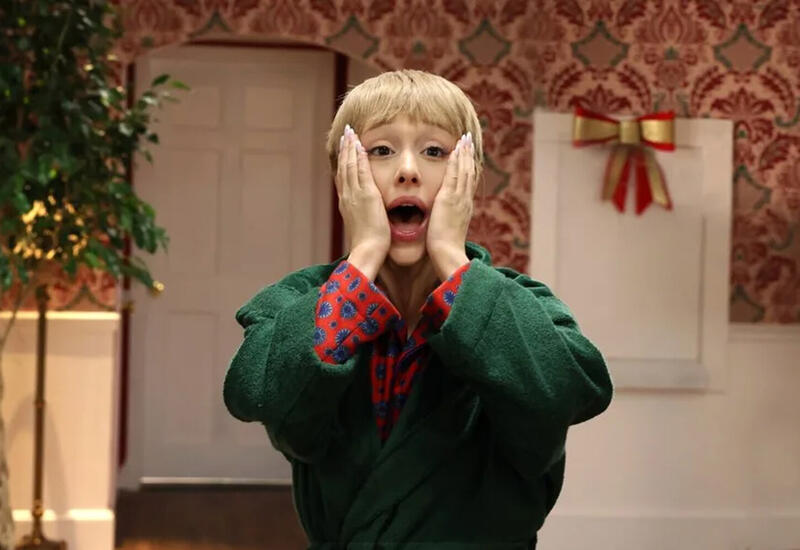 Ариана Гранде в образе Кевина из «Один дома» снялась в скетче