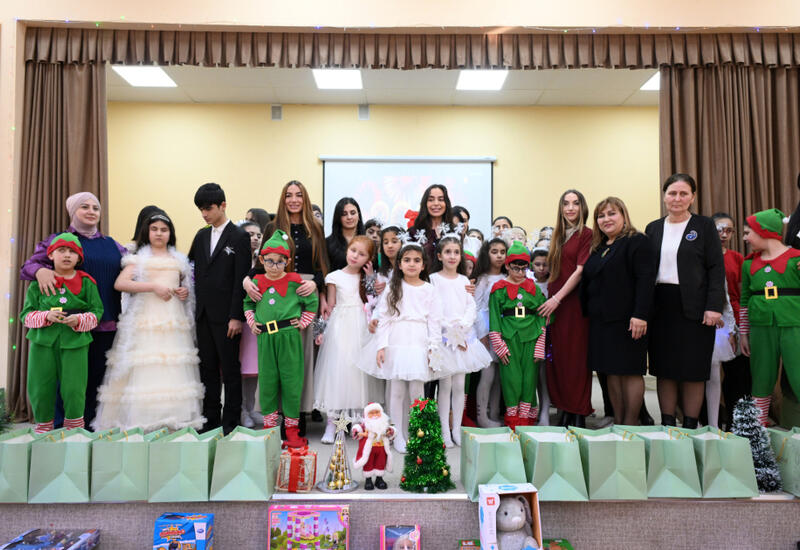 Leyla Əliyeva, Arzu Əliyeva və Alena Əliyeva Bakı şəhəri 5 nömrəli internat tipli xüsusi ümumtəhsil məktəbində olublar