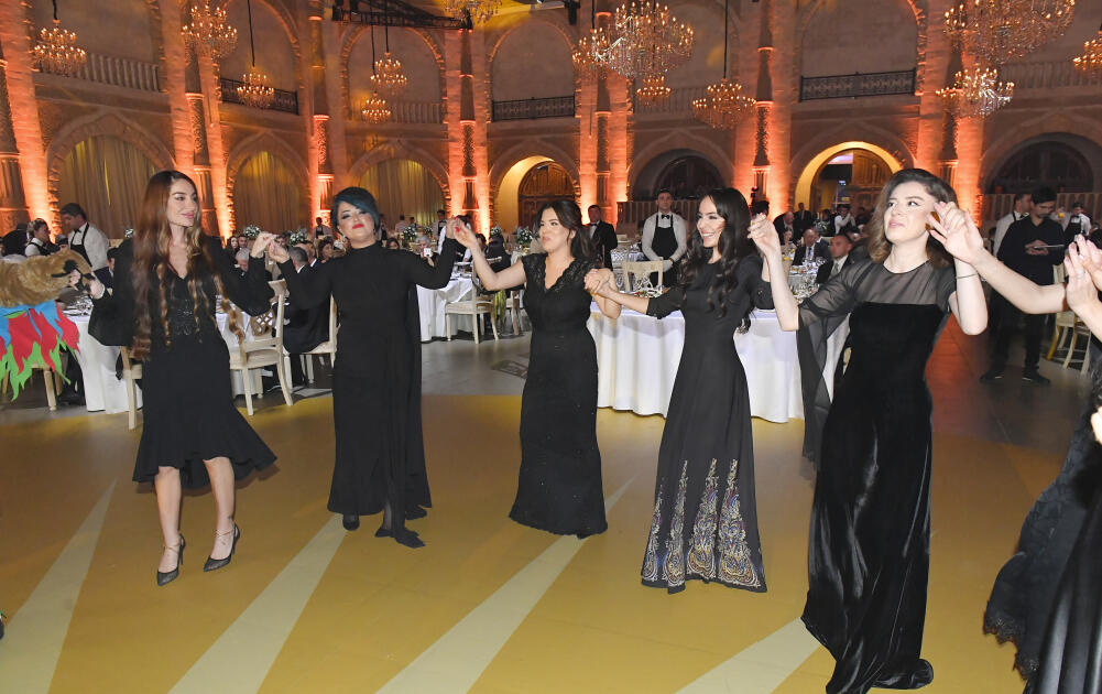 Вице-президент Фонда Гейдара Алиева Лейла Алиева и руководитель Баку Медиа Центра Арзу Алиева приняли участие в Гала-церемонии, посвященной спортивным итогам года