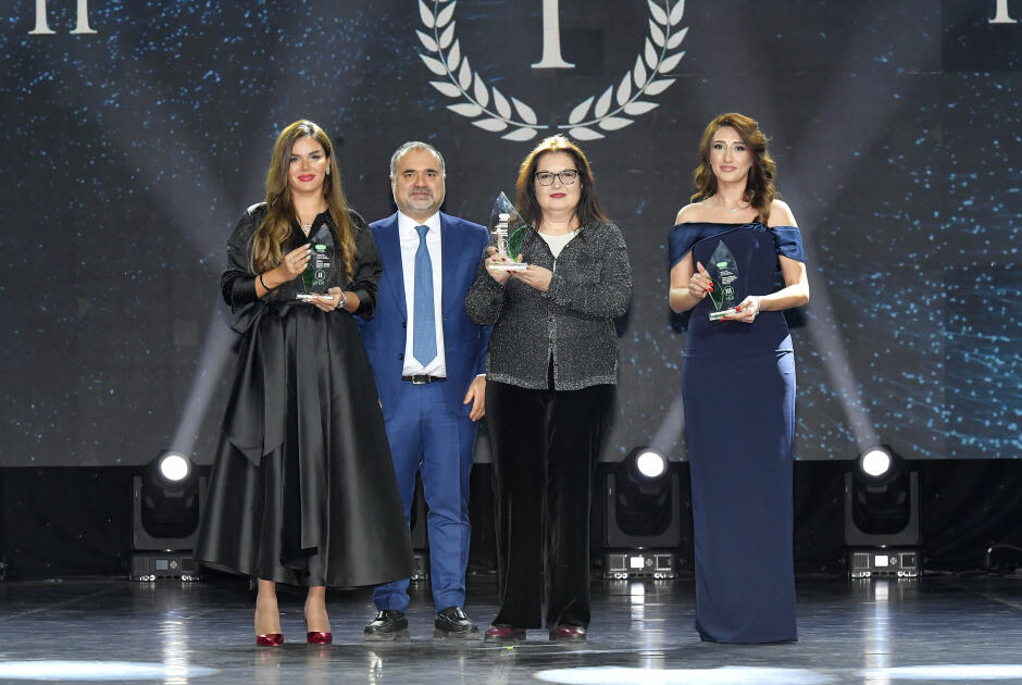 Вице-президент Фонда Гейдара Алиева Лейла Алиева и руководитель Баку Медиа Центра Арзу Алиева приняли участие в Гала-церемонии, посвященной спортивным итогам года