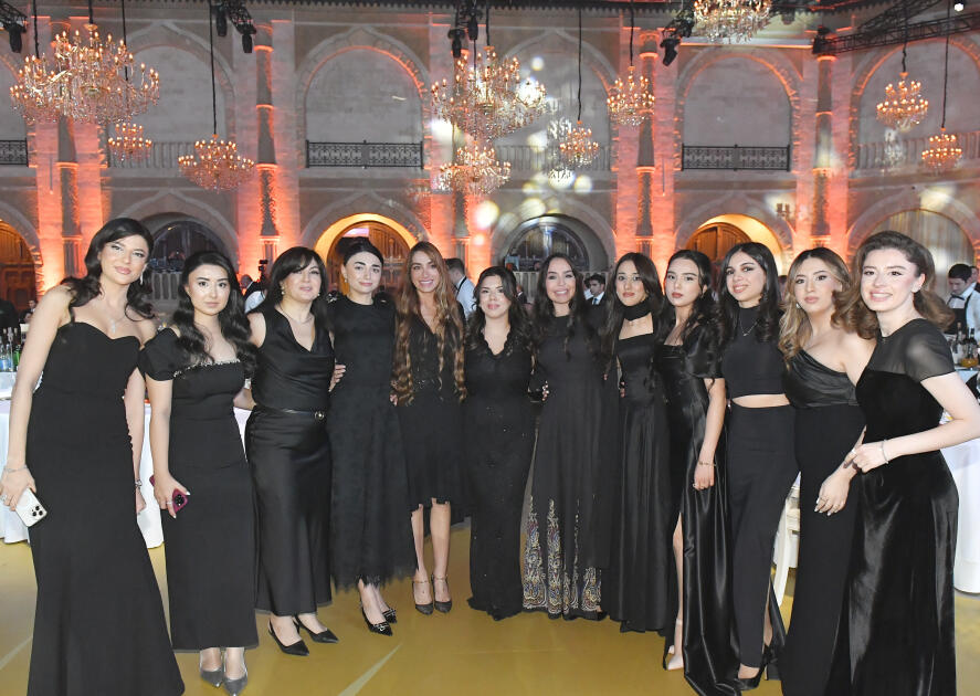 Вице-президент Фонда Гейдара Алиева Лейла Алиева и руководитель Баку Медиа Центра Арзу Алиева приняли участие в Гала-церемонии, посвященной спортивным итогам года