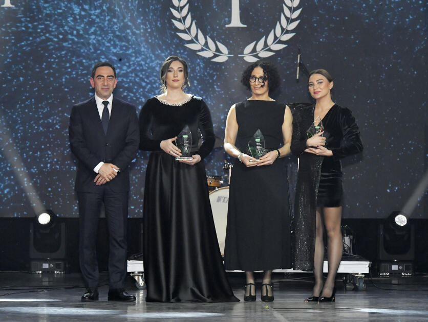 Вице-президент Фонда Гейдара Алиева Лейла Алиева и руководитель Баку Медиа Центра Арзу Алиева приняли участие в Гала-церемонии, посвященной спортивным итогам года