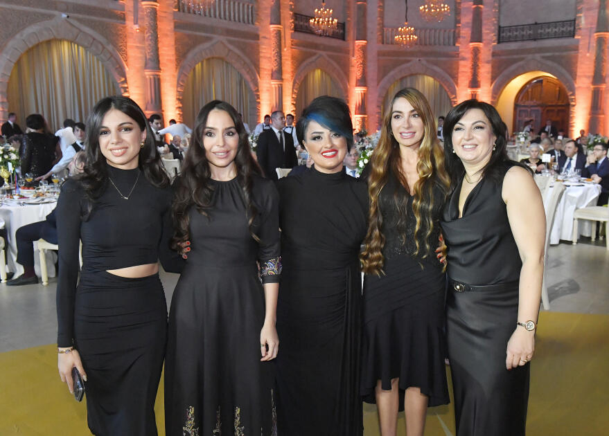 Вице-президент Фонда Гейдара Алиева Лейла Алиева и руководитель Баку Медиа Центра Арзу Алиева приняли участие в Гала-церемонии, посвященной спортивным итогам года