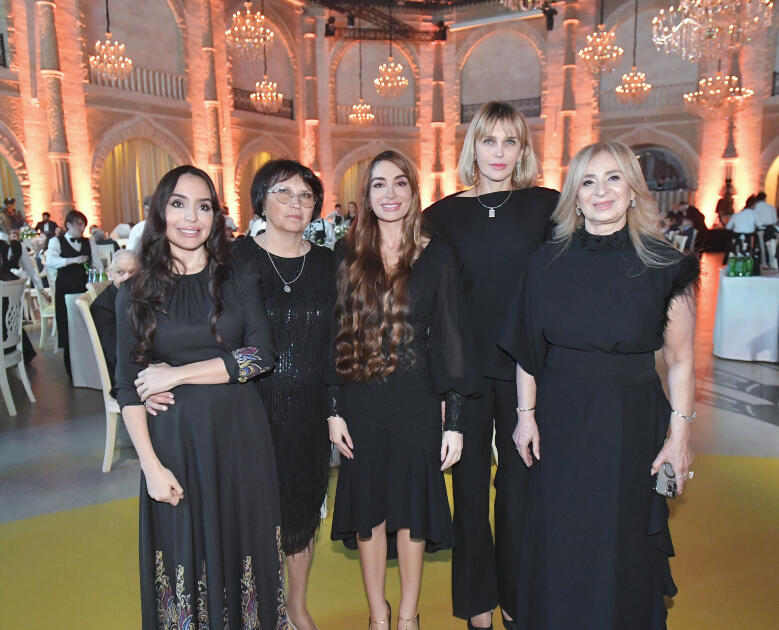 Вице-президент Фонда Гейдара Алиева Лейла Алиева и руководитель Баку Медиа Центра Арзу Алиева приняли участие в Гала-церемонии, посвященной спортивным итогам года