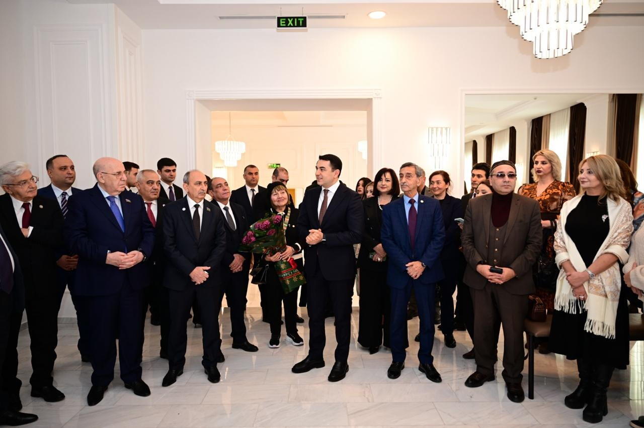 Здание Иреванского государственного азербайджанского драмтеатра передано в пользование