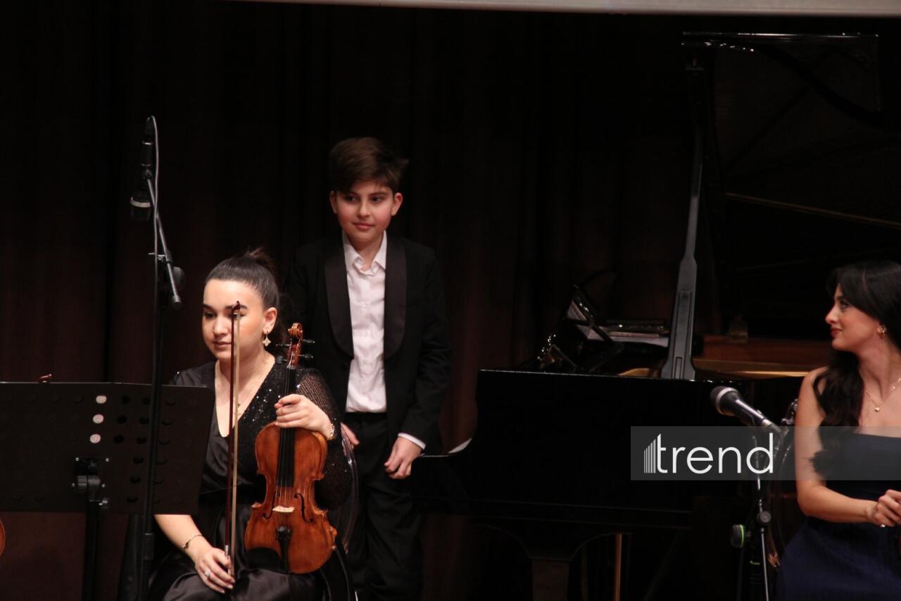 В Баку состоялся праздничный концерт Вокальной музыкальной школы Азербайджана Фидан Гаджиевой