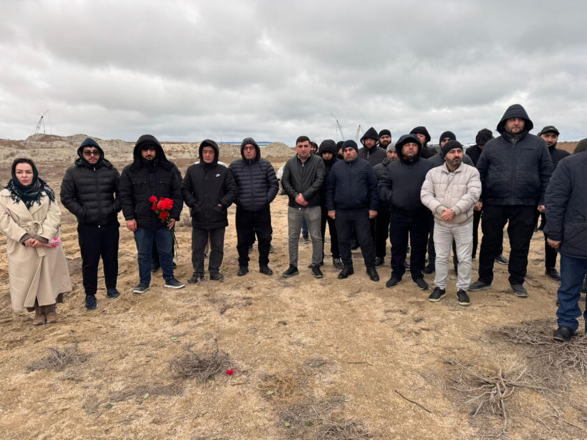 В Актау почтена память жертв крушения самолета AZAL