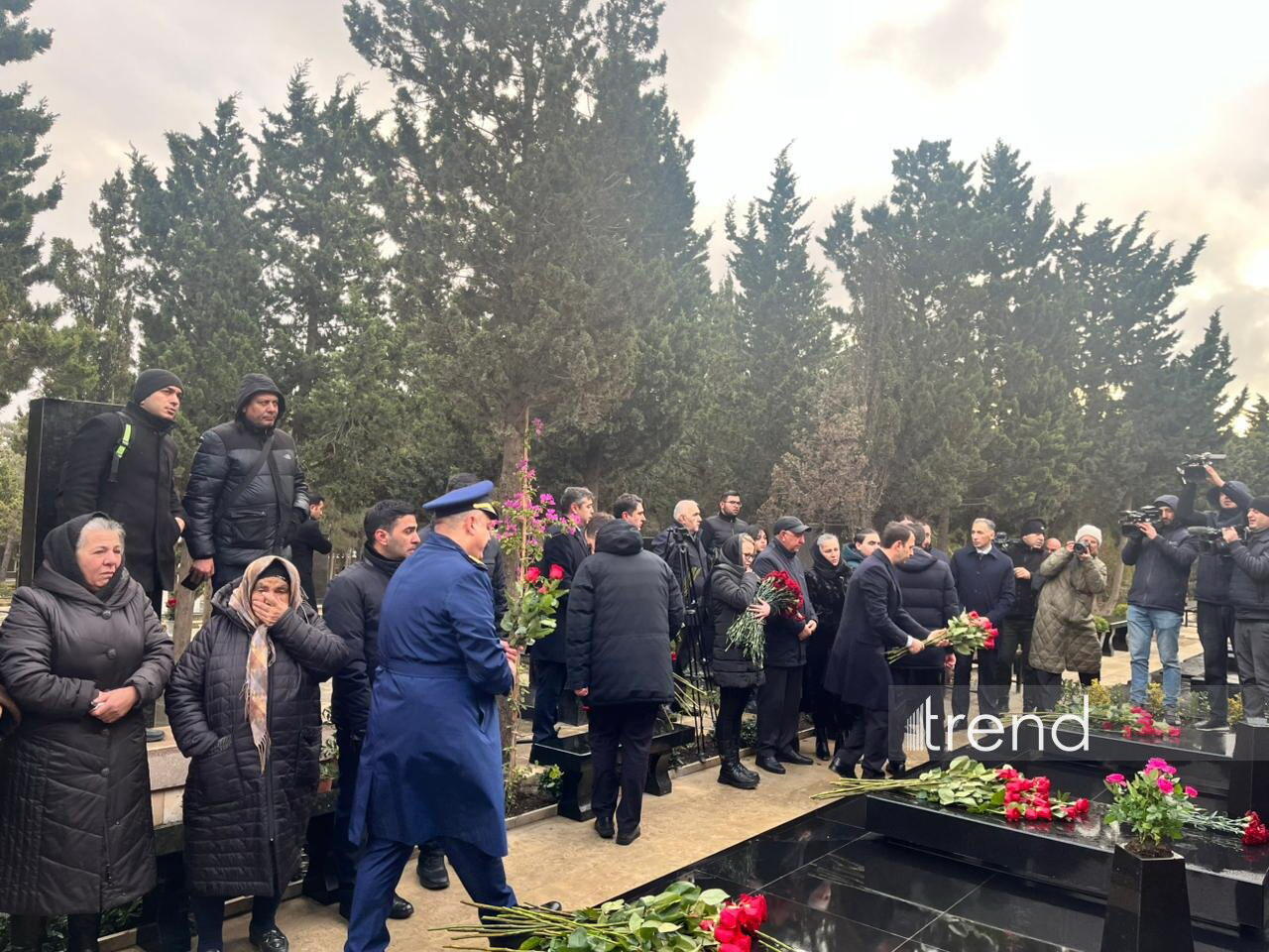 AZAL təyyarəsinin qəzaya uğramasının ildönümü ilə bağlı Milli Qəhrəmanların məzarları ziyarət edilib