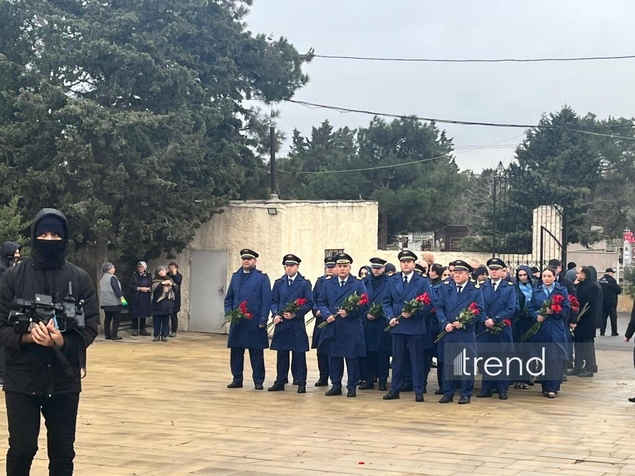 AZAL təyyarəsinin qəzaya uğramasının ildönümü ilə bağlı Milli Qəhrəmanların məzarları ziyarət edilib