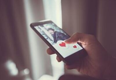 Названа главная ошибка женщин в приложениях для знакомств