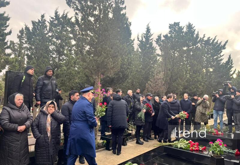 В Баку в годовщину авиакатастрофы AZAL почтили память погибших членов экипажа