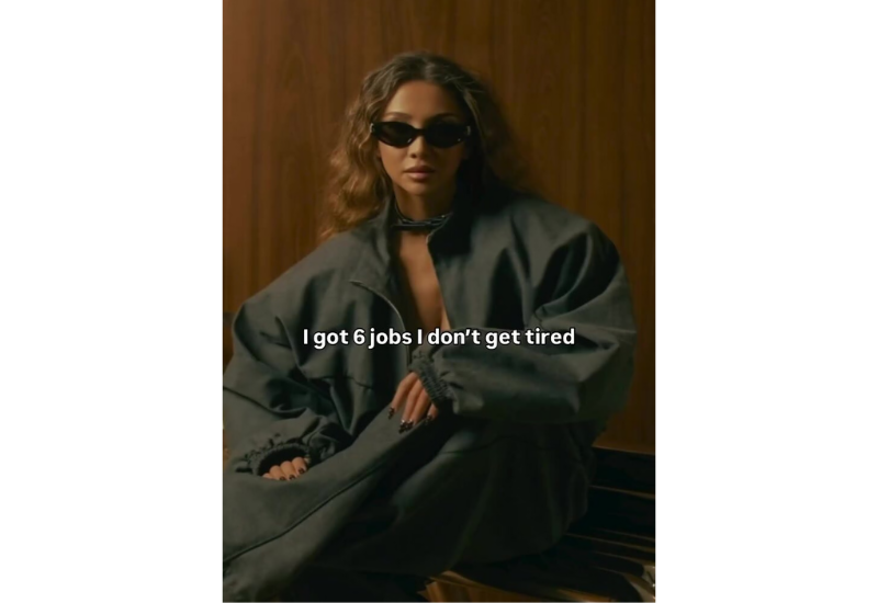 Блогер moji.boo показала, что наполняет ее жизнь