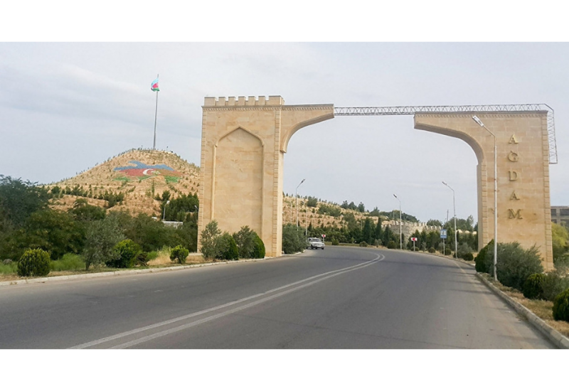 Сколько семей переселятся в город Агдам в этом месяце?