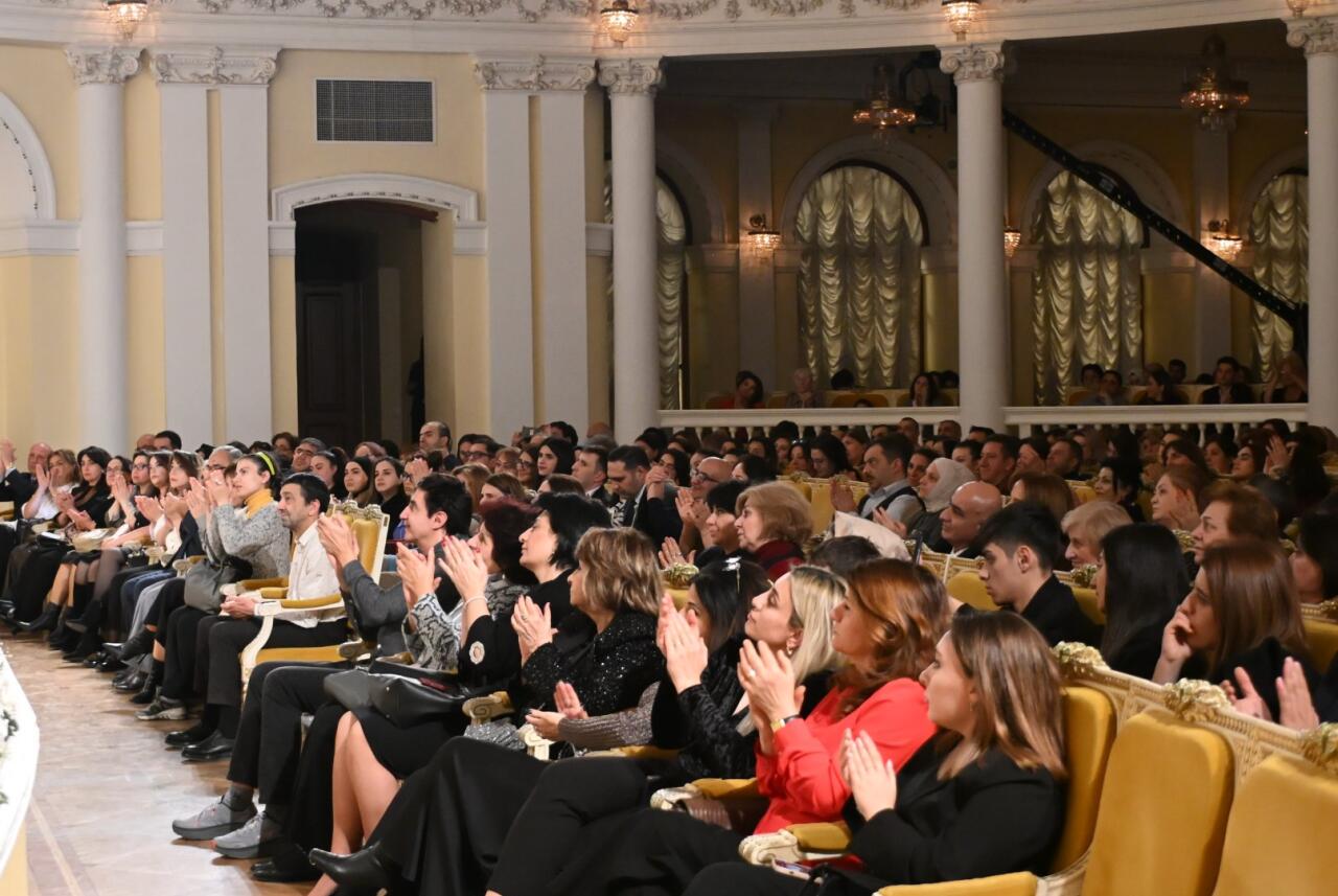 Духовное наследие народного поэта Азербайджана Фикрета Годжа в музыке и поэзии