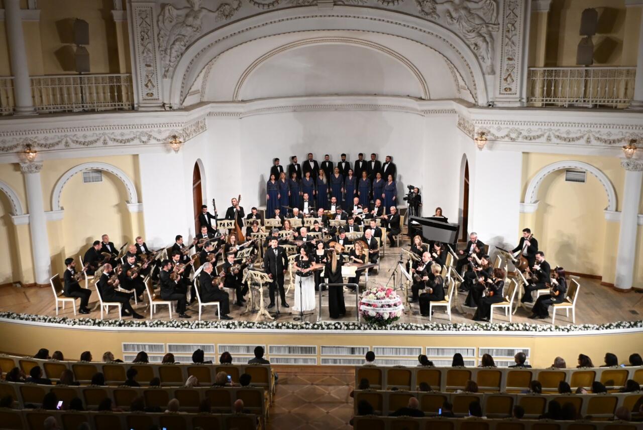 Духовное наследие народного поэта Азербайджана Фикрета Годжа в музыке и поэзии