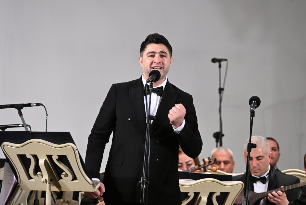 Духовное наследие народного поэта Азербайджана Фикрета Годжа в музыке и поэзии