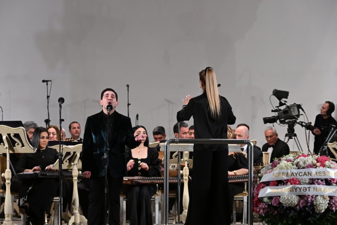 Духовное наследие народного поэта Азербайджана Фикрета Годжа в музыке и поэзии