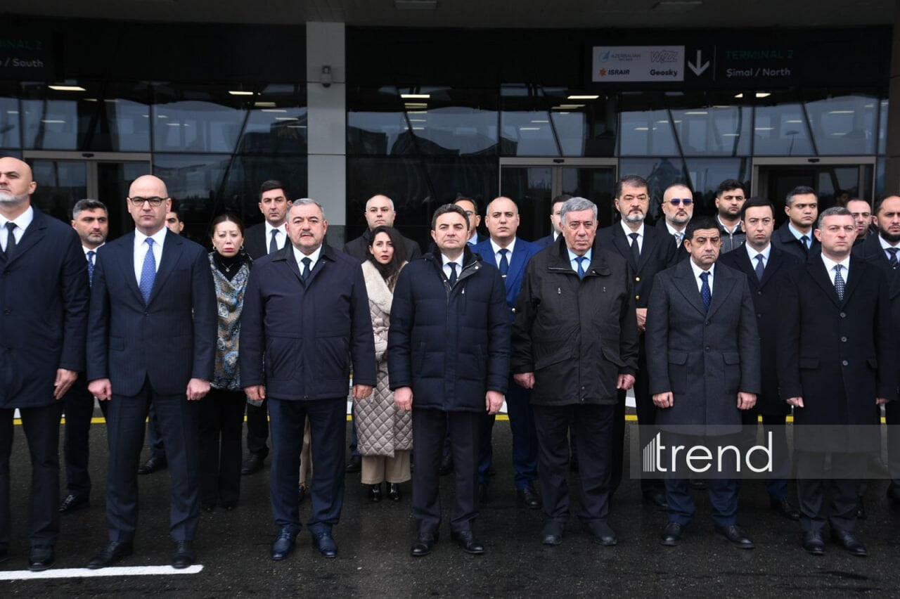 Qəzaya uğrayan AZAL təyyarəsində həlak olanların xatirəsi Heydər Əliyev adına Beynəlxalq Hava Limanında yad edildi