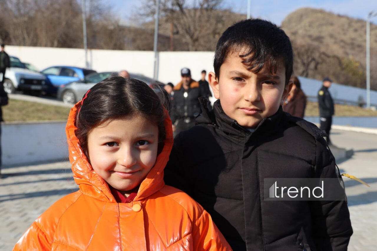 Məmmədbəyli kəndinə və Qırmızı Bazar qəsəbəsinə köçən sakinlərə evlərinin açarları təqdim olunub