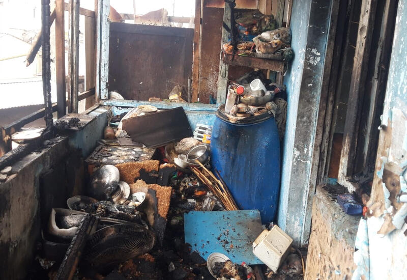 Xəstə qadın və anasını yanğından onlar xilas etdi