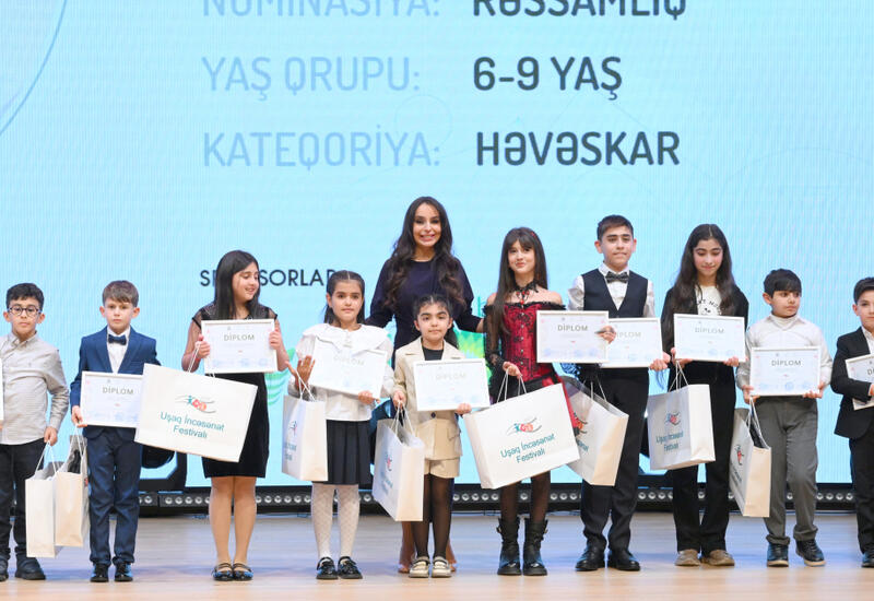 Leyla Əliyeva və Alena Əliyeva Uşaq İncəsənət Festivalının yekun mükafatlandırma mərasimində iştirak ediblər