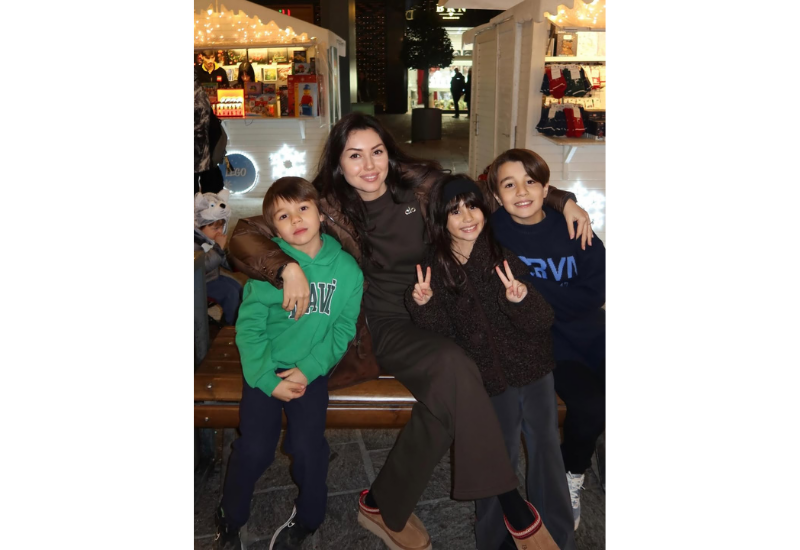 Теплые семейные снимки от певицы Сафуры