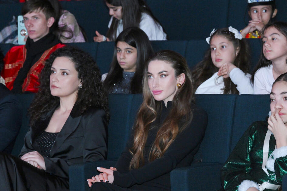 Leyla Əliyeva və Alena Əliyeva Uşaq İncəsənət Festivalının yekun mükafatlandırma mərasimində iştirak ediblər
