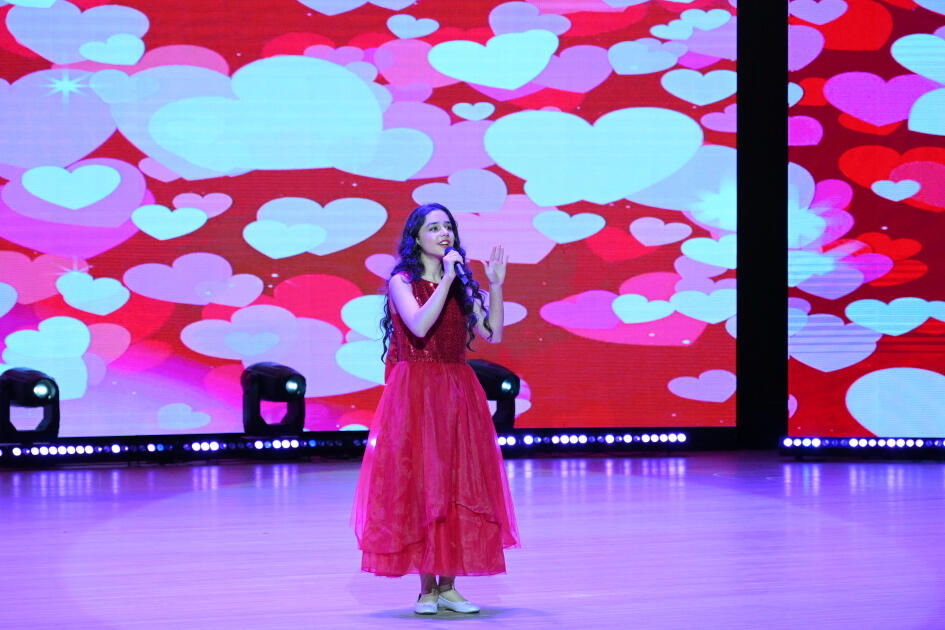 Leyla Əliyeva və Alena Əliyeva Uşaq İncəsənət Festivalının yekun mükafatlandırma mərasimində iştirak ediblər