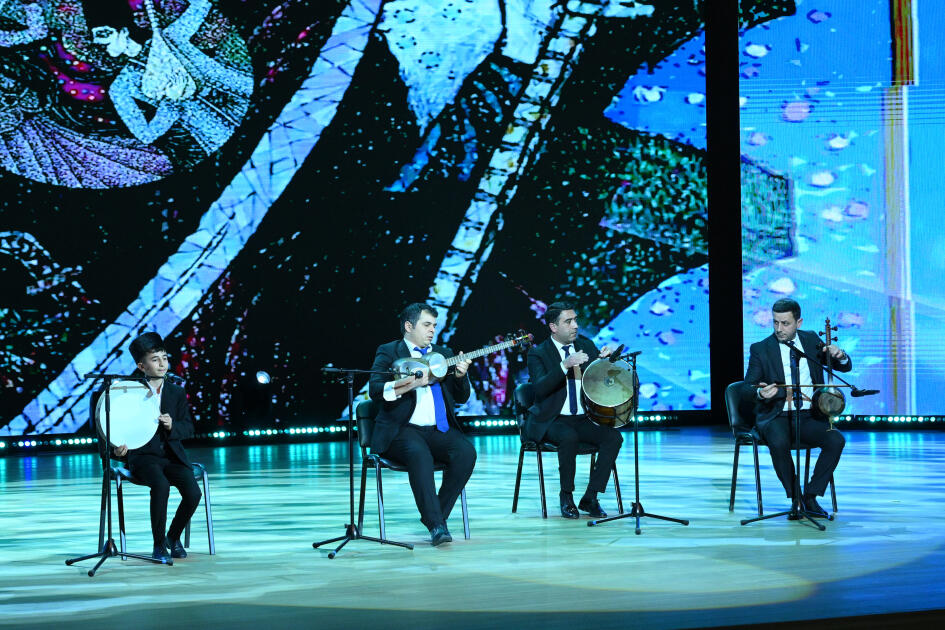 Leyla Əliyeva və Alena Əliyeva Uşaq İncəsənət Festivalının yekun mükafatlandırma mərasimində iştirak ediblər