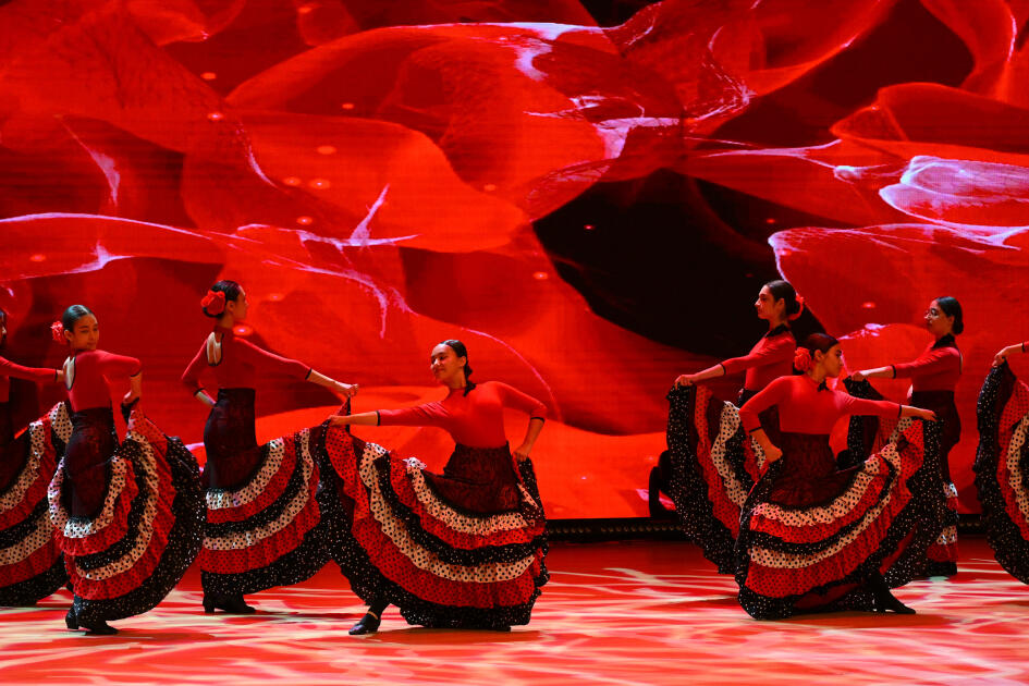 Leyla Əliyeva və Alena Əliyeva Uşaq İncəsənət Festivalının yekun mükafatlandırma mərasimində iştirak ediblər