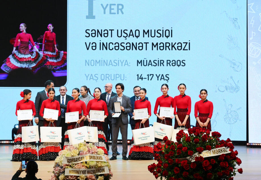 Leyla Əliyeva və Alena Əliyeva Uşaq İncəsənət Festivalının yekun mükafatlandırma mərasimində iştirak ediblər