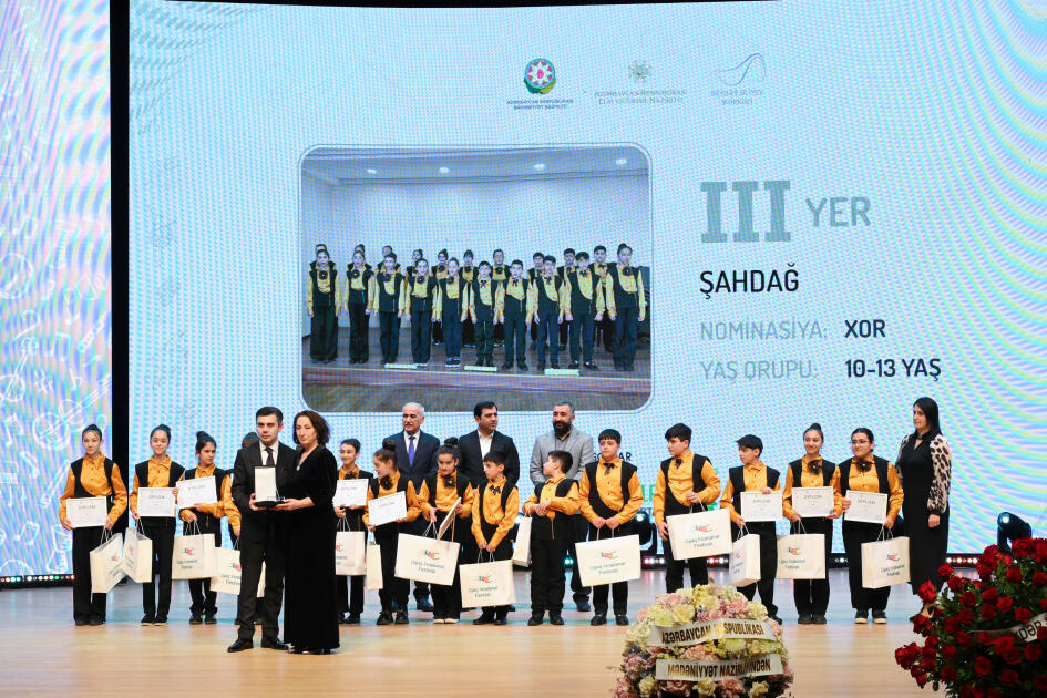 Leyla Əliyeva və Alena Əliyeva Uşaq İncəsənət Festivalının yekun mükafatlandırma mərasimində iştirak ediblər